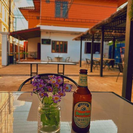 Venn Hostel Виентиане Екстериор снимка