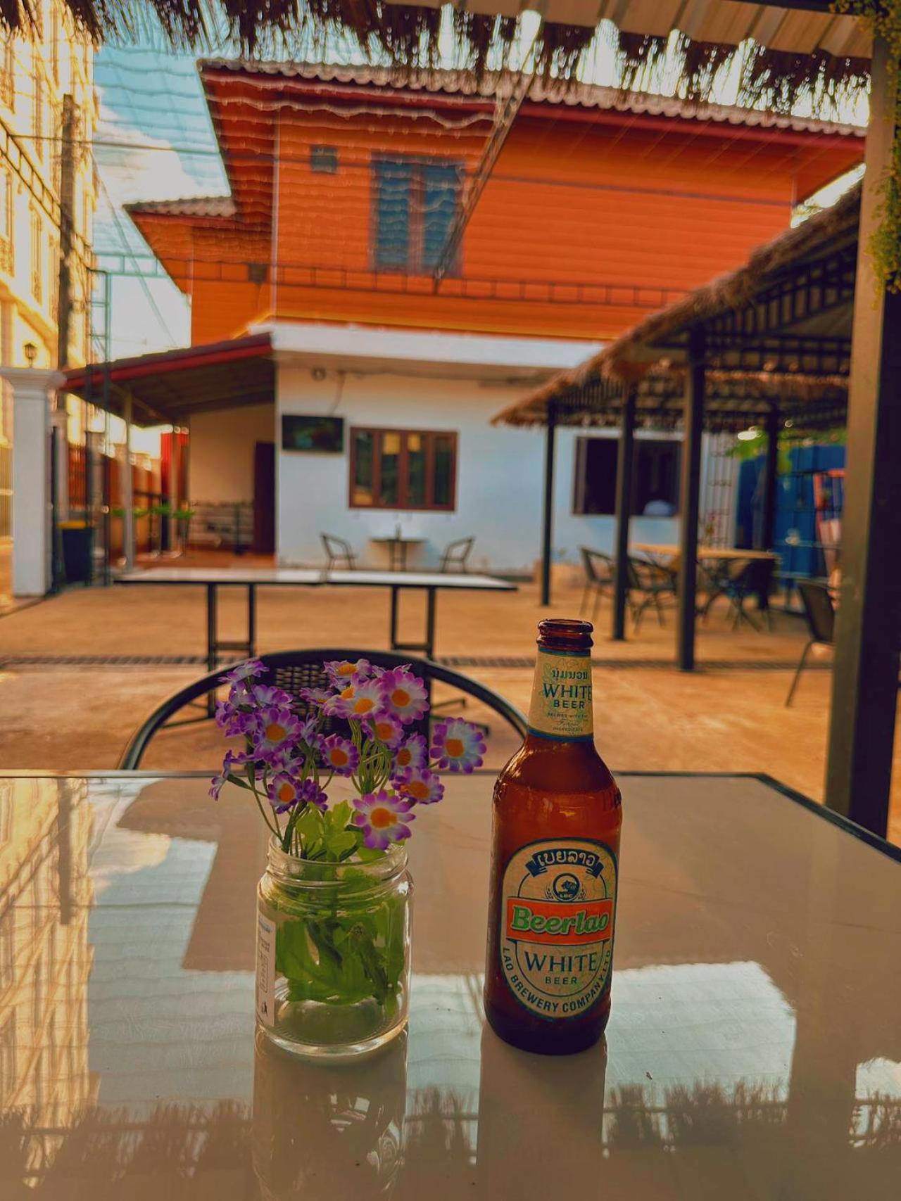 Venn Hostel Виентиане Екстериор снимка