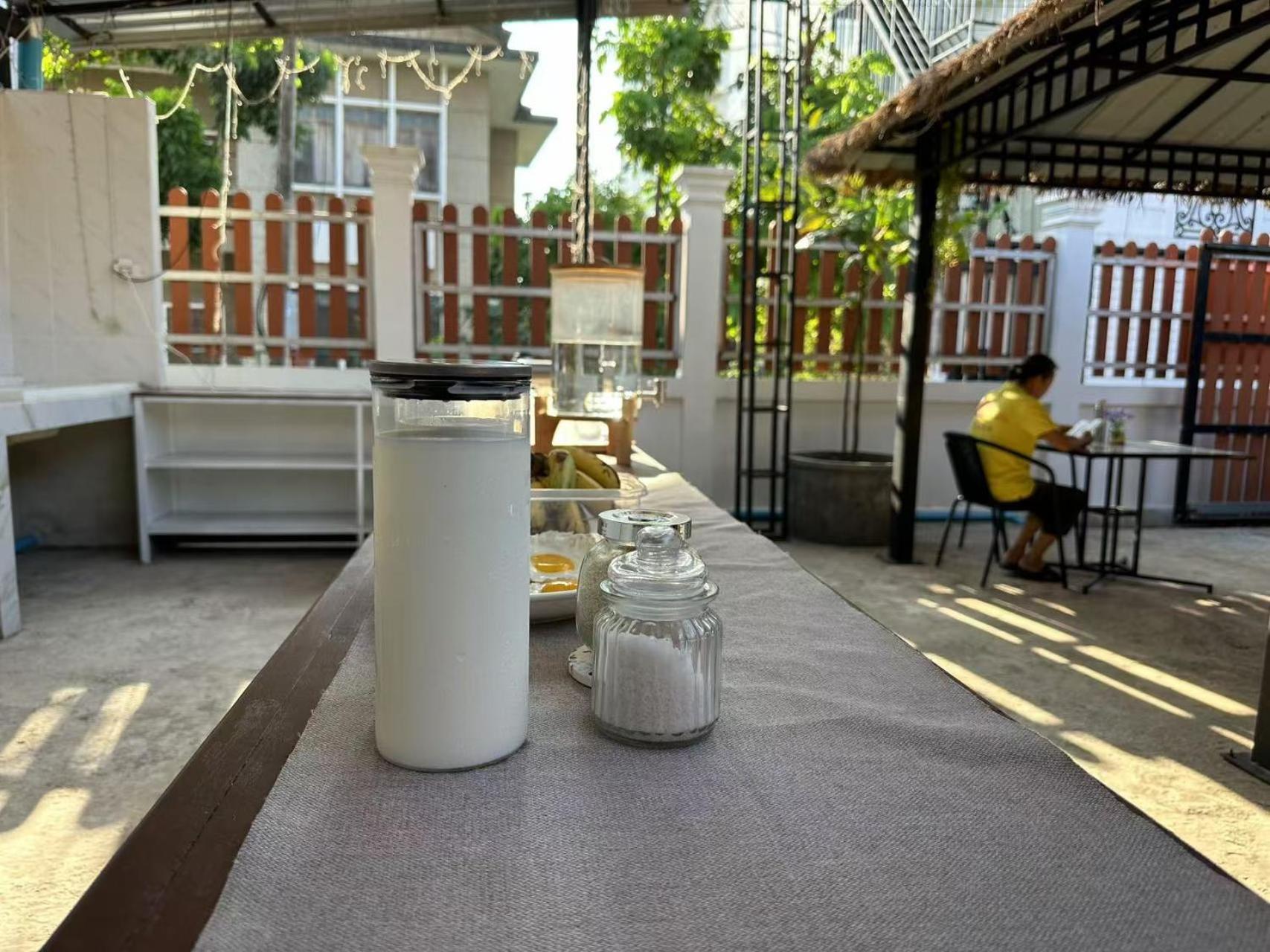 Venn Hostel Виентиане Екстериор снимка